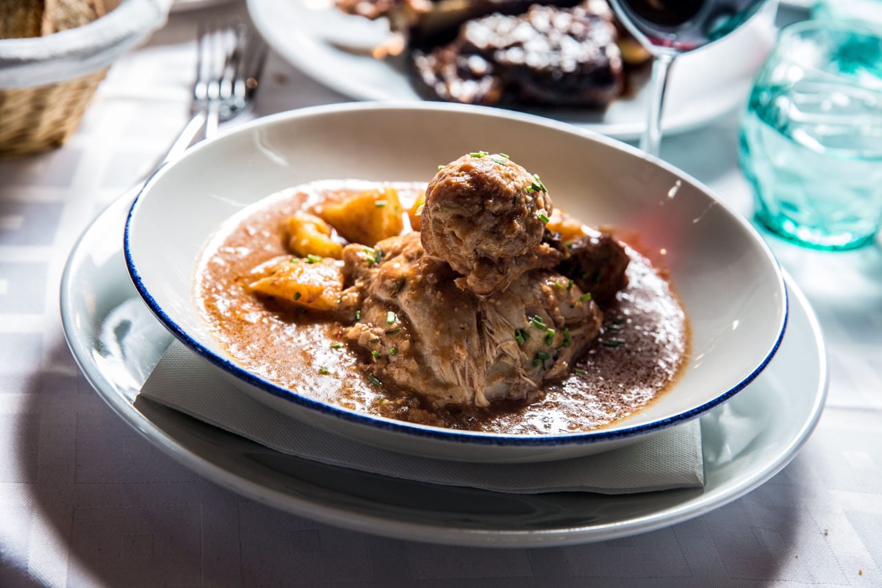 Plato típico mallorquín, restaurante Ca'n Costa
